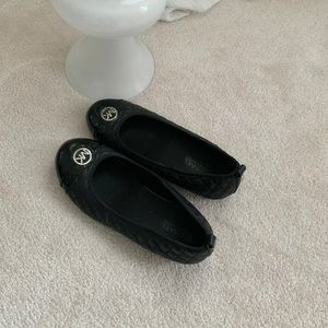 Black micheal kors flats!